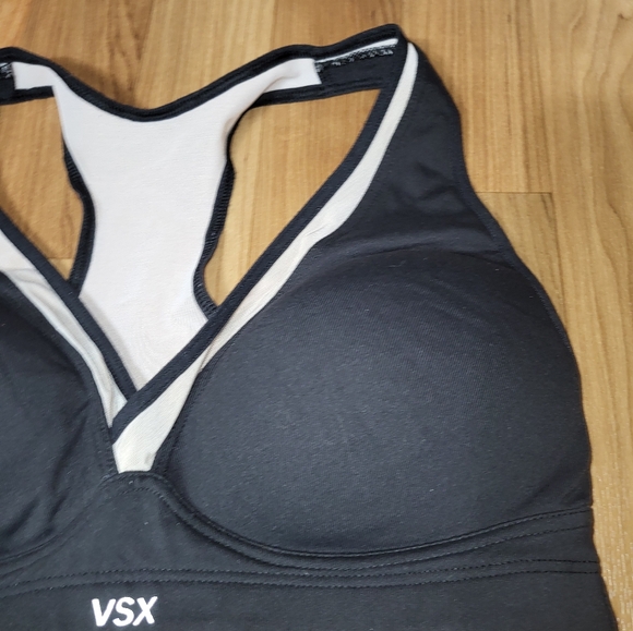 Victoria secret “x very sexy sport ” sports bra in monochrome 34C Black - Picture 3 of 9